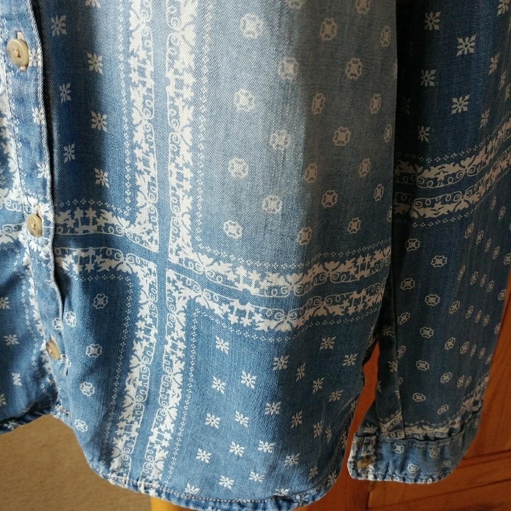 Bleached Boho Chambray Button Down Xs - image 4